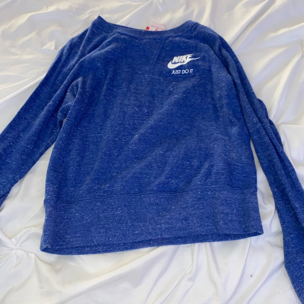 nike long sleeved shirt